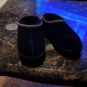 Unisex Uggs sandals size 2